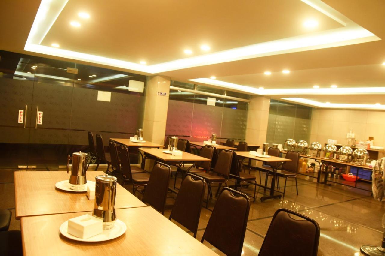 Hotel Om International Gokarna  Εξωτερικό φωτογραφία