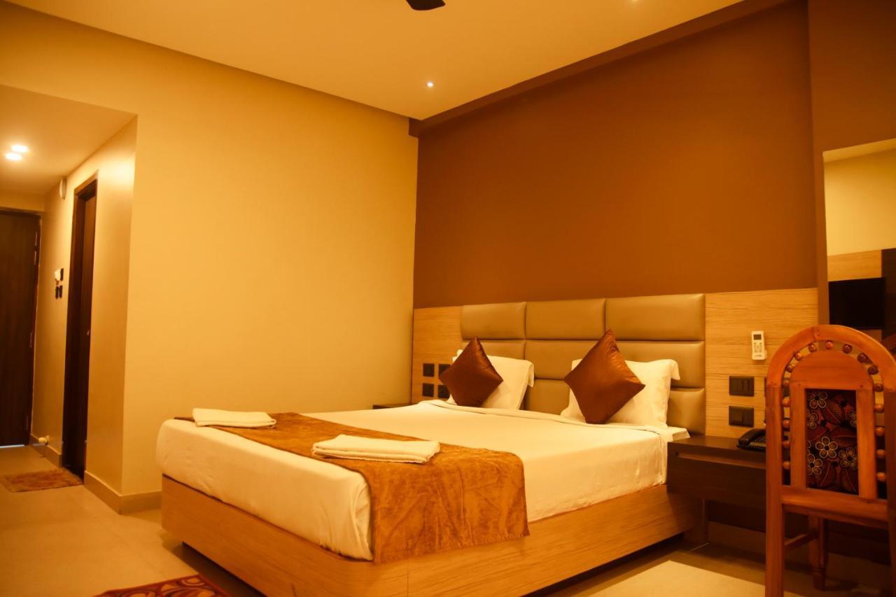 Hotel Om International Gokarna  Εξωτερικό φωτογραφία
