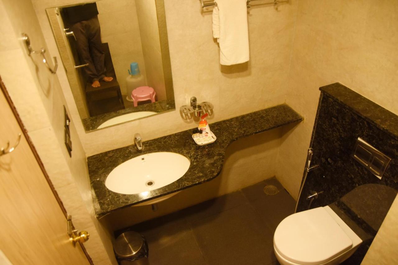 Hotel Om International Gokarna  Εξωτερικό φωτογραφία